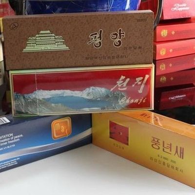 Un buon prezzo. Resistenza all'acqua del copolimero acrilico solubile in acqua dell'emulsione per la vernice d'imballaggio dell'inchiostro della sigaretta in linea