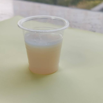 Un buon prezzo. Emulsione di polimeri di base acrilico puro auto-incrociato ad alte prestazioni con buona trasparenza di aspetto, effetto legno caldo per la vernice, buona pienezza del film di vernice in linea