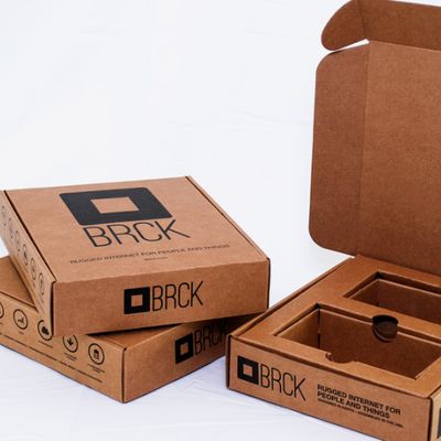 Un buon prezzo. Emulsione di cera polietilenica con elevata durezza e lucentezza, equivalente a Ultralube GA1816, utilizzabile in vernici a base d'acqua in linea